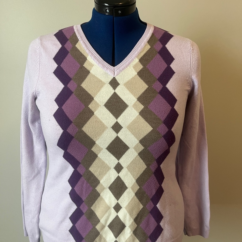 Croft & Barrow V-Neck Sweater - Lavender and Beige Argyle
